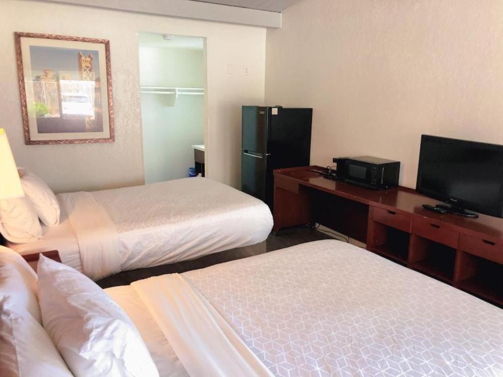 Super 8 By Wyndham San Jose Airport Motel Санта Клара Екстериор снимка